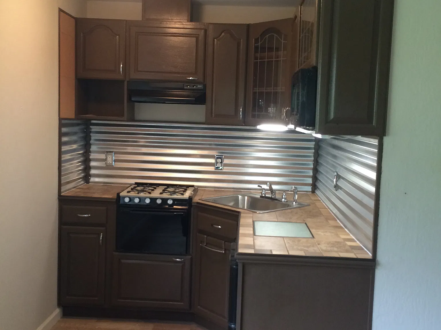 2 bed, 600 sqft, $2,500 — Photo 3