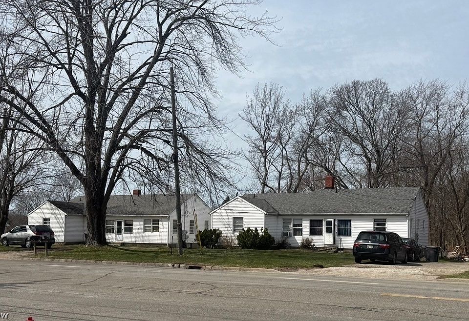 1st image of 3901-3915 N Ridge Rd W