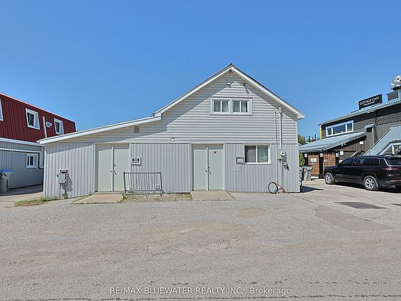 2nd image of 75 River Rd