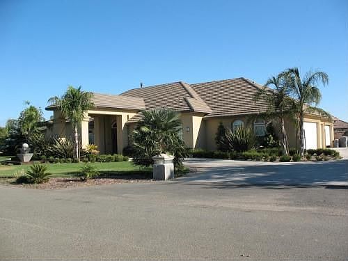 1st image of 786 Country Ln