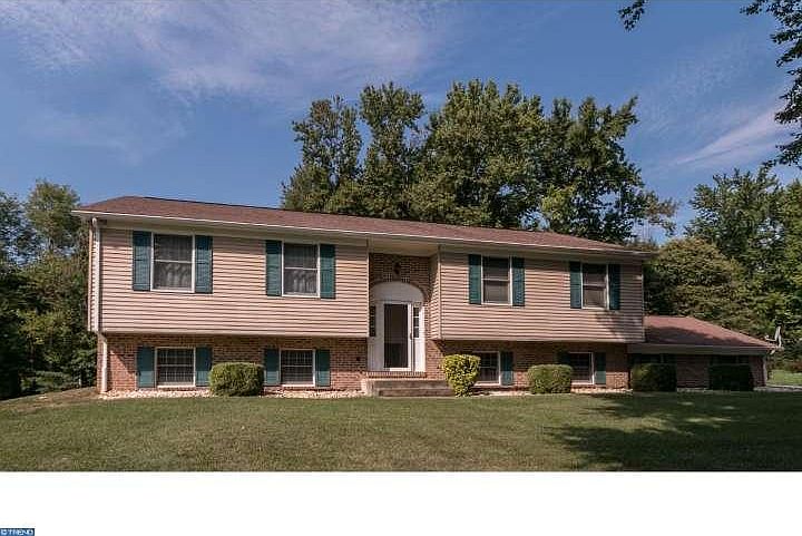 1st image of 116 Foxtail Cir