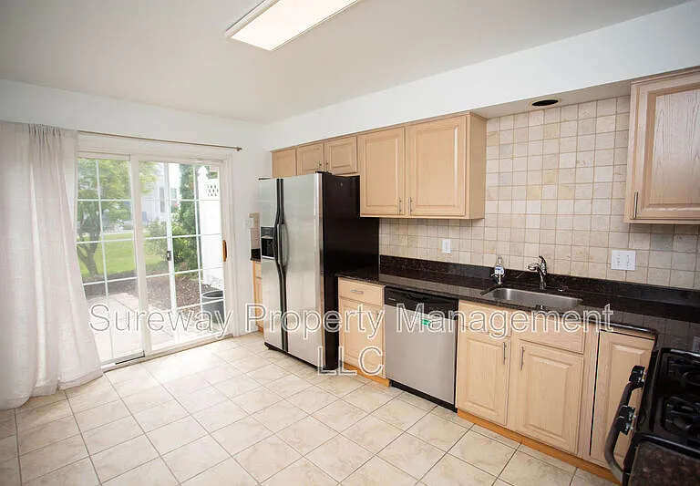 605 Doral Dr — Photo 10