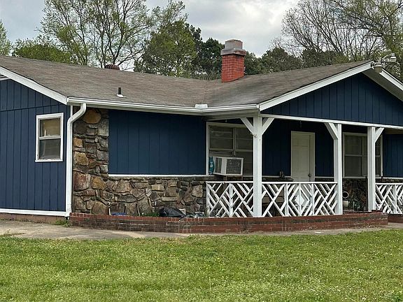2nd image of 117 Middle Rd