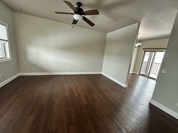 5th image of 1111 Anamosa St #3