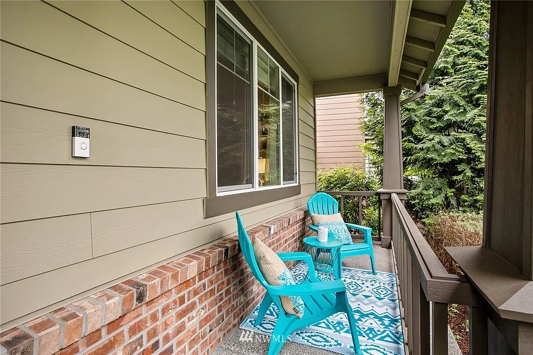 3 bed, 2.5 bath, 1602 sqft, $2,895 — Photo 2