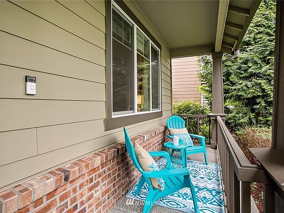 2nd image of 4703 Strathmore Cir SW