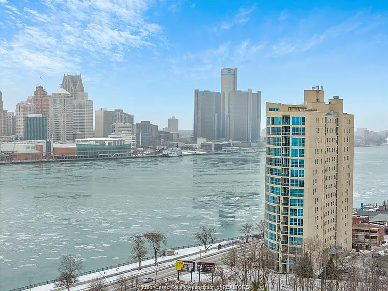1225 Riverside Dr E #1007 — Photo 38