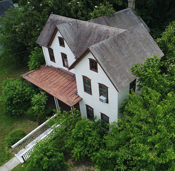 2nd image of 213 Weiner Ave