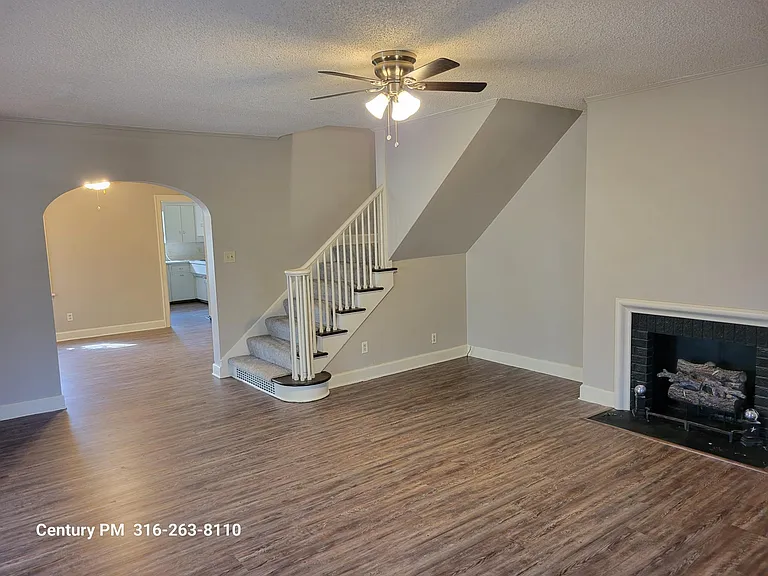 3419 Edgemont St — Photo 2