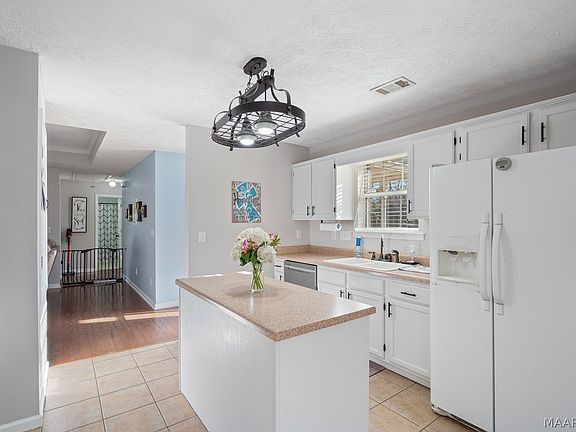 5th image of 87 Meadow Oaks Ct