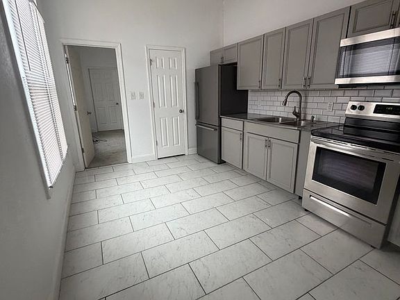2nd image of 608 E Missouri Ave