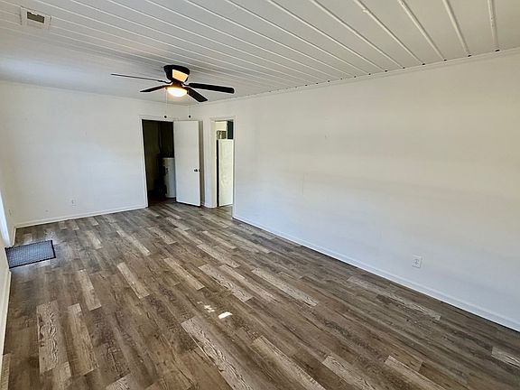 4th image of 107 Roberts St