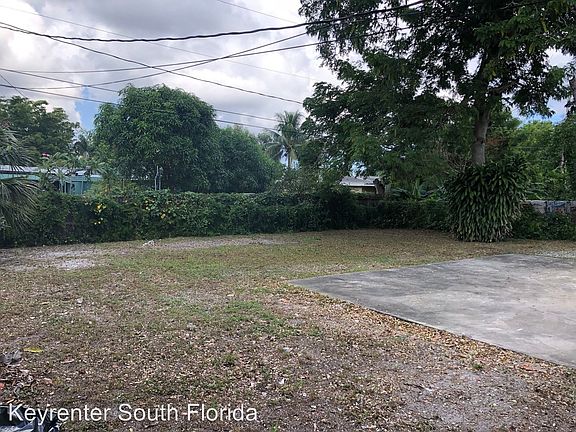 3rd image of 1609 NW 15th Pl