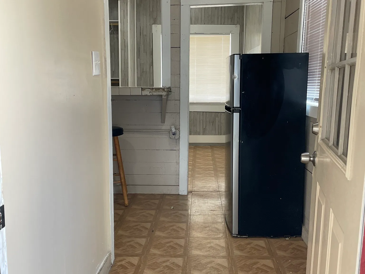 7436 Navigation Blvd — Photo 2