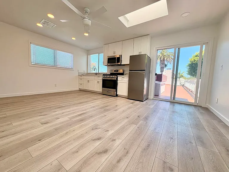 1622 Ocean Ave — Photo 4
