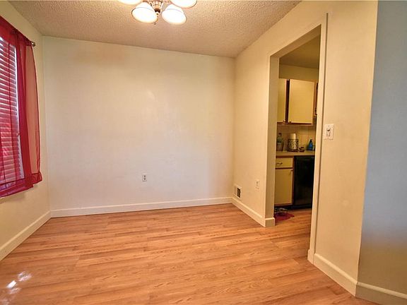 4th image of 1203 Fern Ct #12