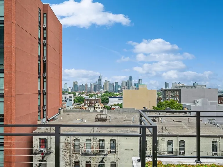 32 Jones St #202 — Photo 34