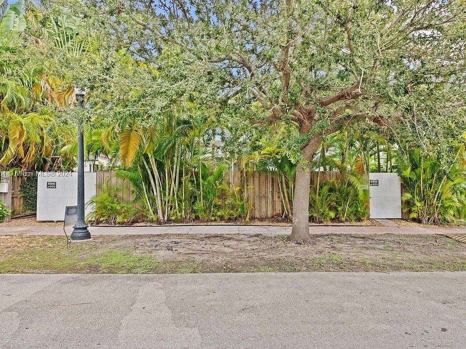 1st image of 1545 Biarritz Dr