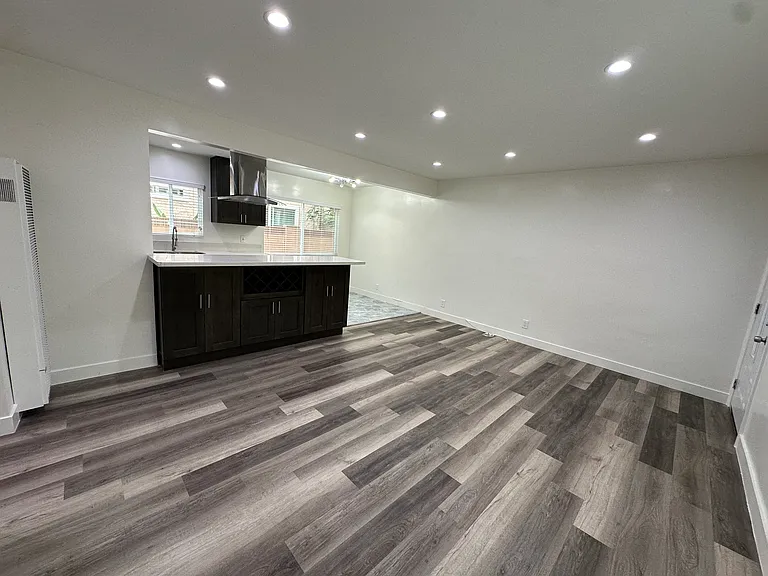 11037 Barnwall St #4 — Photo 6