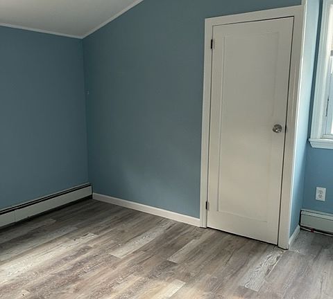 3rd image of 2437 Stewart Ave