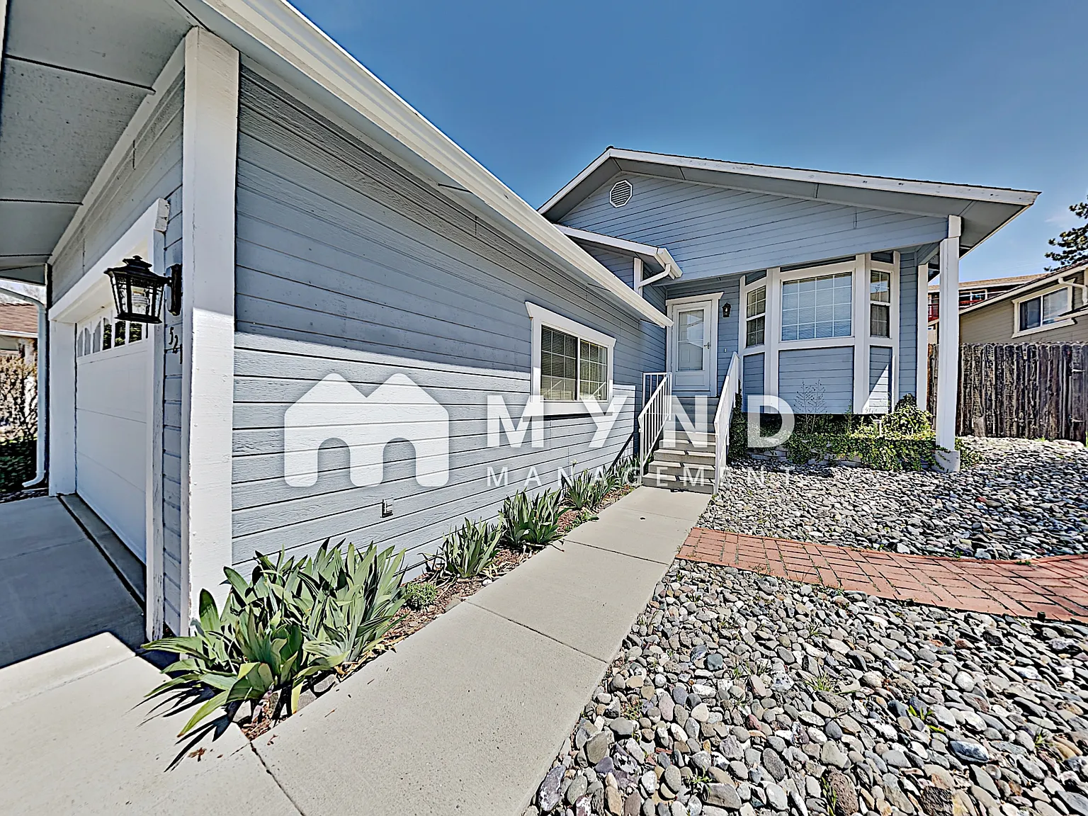 521 Tarn Way photo 1