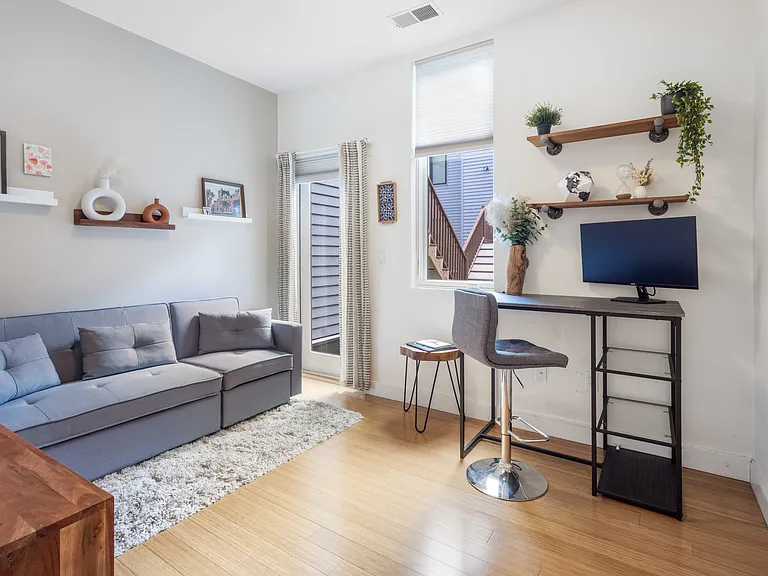 210 Bolton St #6 — Photo 18