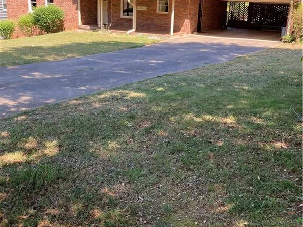 305 Fernbank Ct, Alpharetta, GA 30004