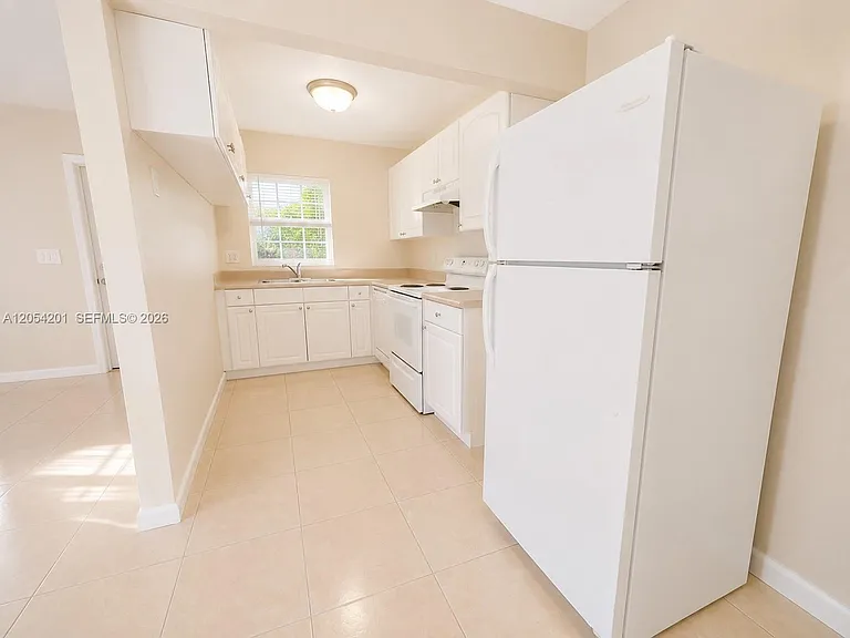 4951 Wedgewood Way #4 — Photo 8