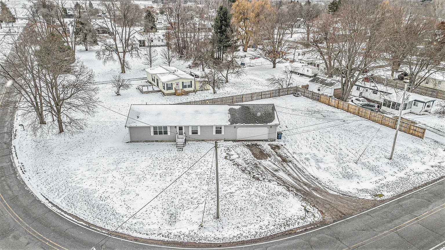 820 Emory St photo 1