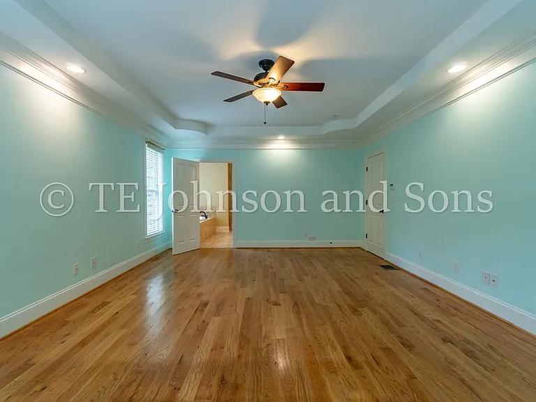 1112 Oakencroft Ct — Photo 20