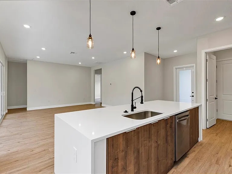 18399 Hillsborough Blvd #18399 — Photo 32