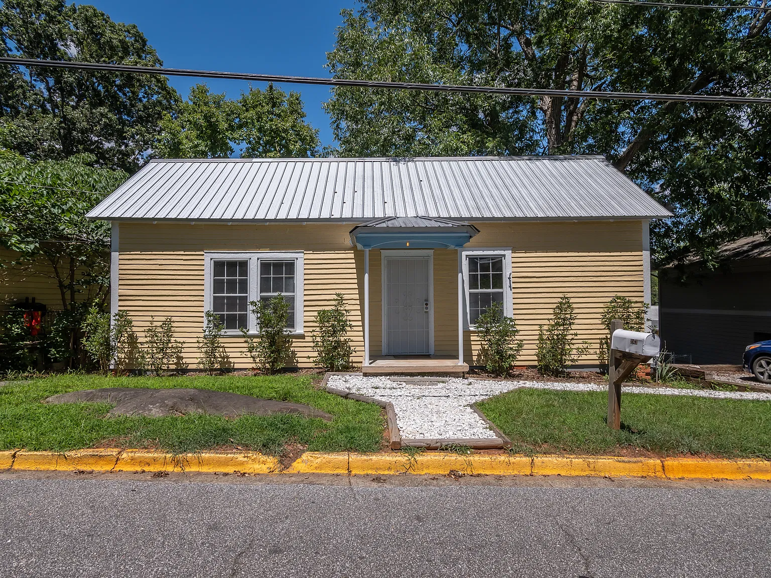 2 bed, 1020 sqft, $1,600 — Photo 4