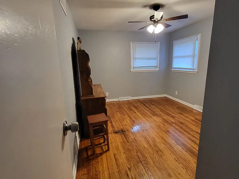 2836 Mersington Ave — Photo 6