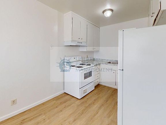 3rd image of 931 H St #6