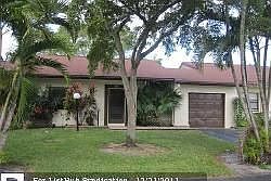 1st image of 205 W Parkway Dr