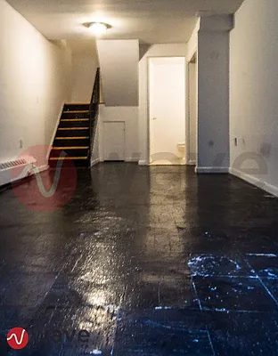 Rented by Wave Real Estate Group | media 18