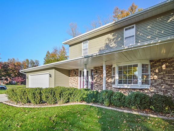 2nd image of 1379 Westwood Ln