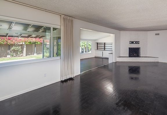 5th image of 4452 Carmelo St