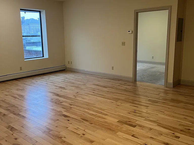 191 College St #307 — Photo 4