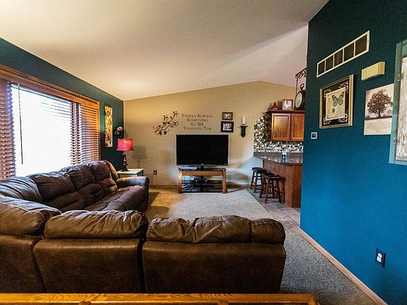 3rd image of 9409 Olcott Ave