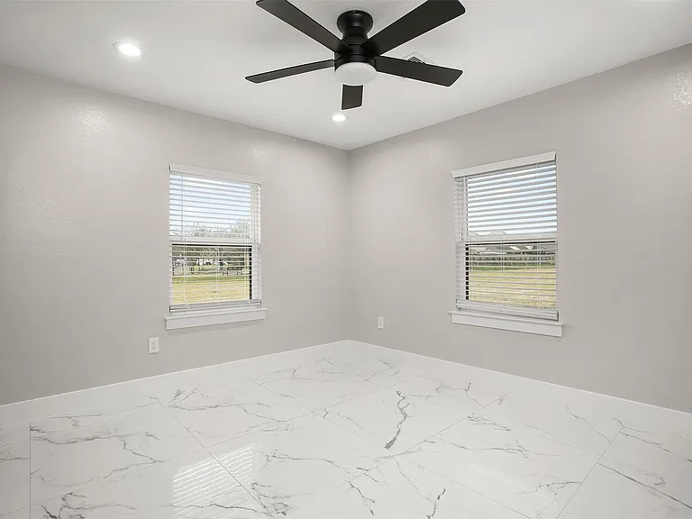 4002 Dixie Farm Rd — Photo 24