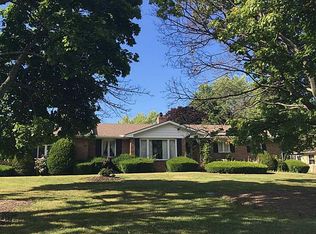 1426 Greenfield Dr, Erie, PA 16509