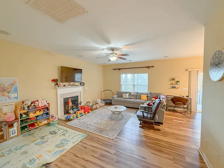 205 Allenbrooke Way — Photo 4