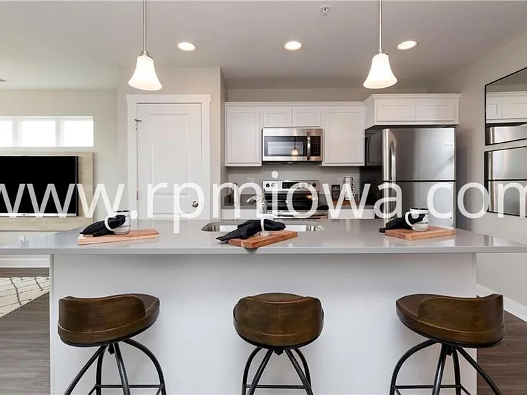 159 NE 23rd Ln — Photo 8