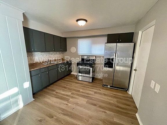 3rd image of 8330 Woodhurst Dr
