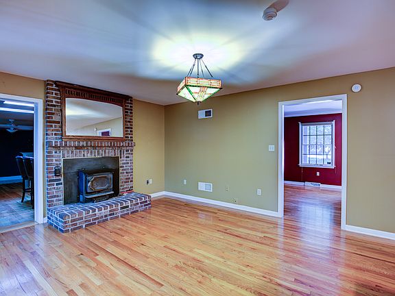 5th image of 304 Dogwood Dr