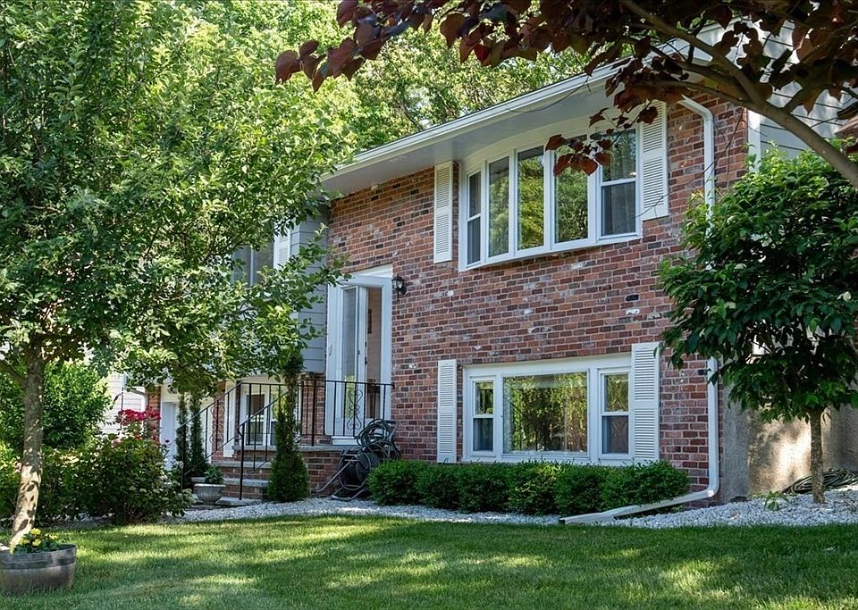 1st image of 37 Lantern Ln
