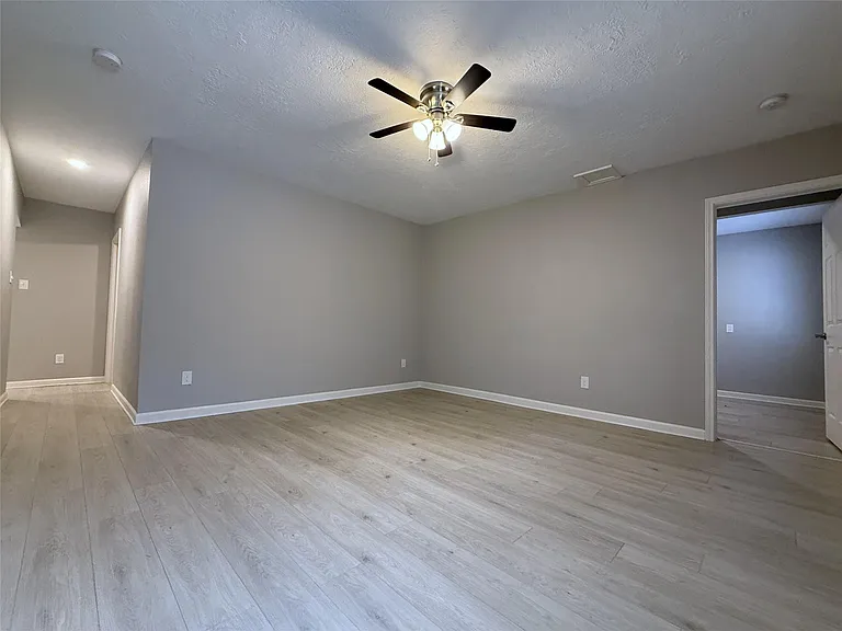 1702 Studewood St — Photo 4