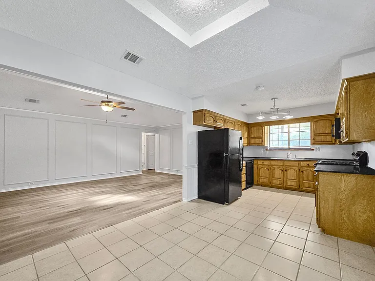 308 Floyd St — Photo 4