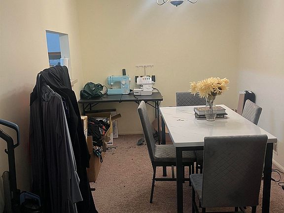4th image of 44 Colonial Ct #44
